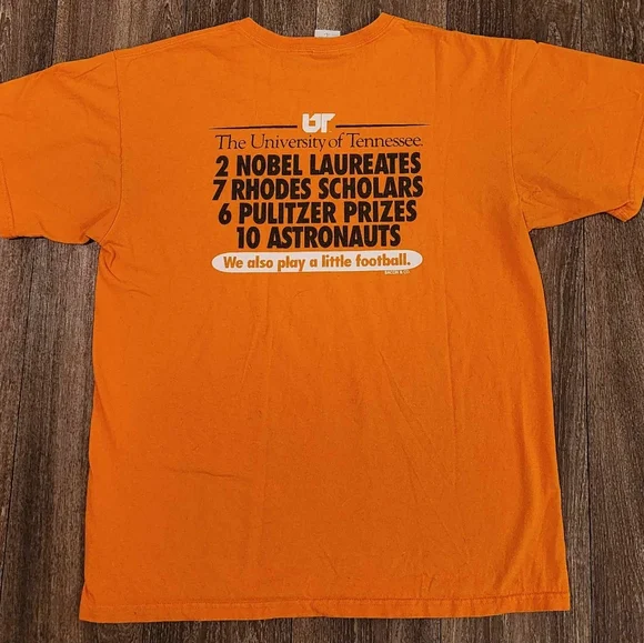 Vintage University of Tennessee Athletics T-shirt - Picture 3 of 3